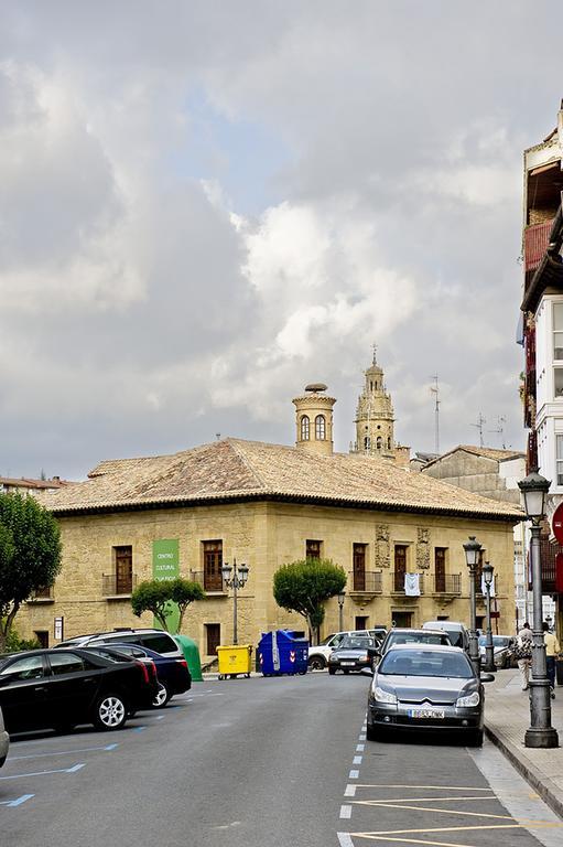 Apartamentos Turisticos Los Zapatos Morados Haro Exterior foto